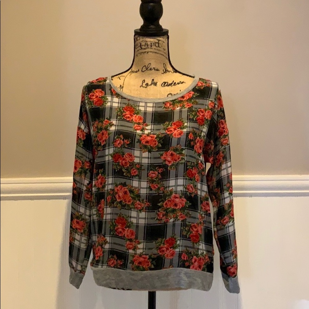 ⭐️ 7 for $25⭐️ Checker Plaid Floral Top